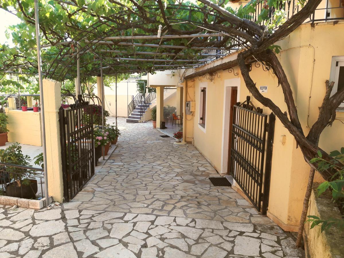 Bungalows Niki أخارافي المظهر الخارجي الصورة